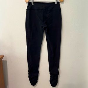 Beyond Yoga Ruched Hem Black Legging Tights Medium